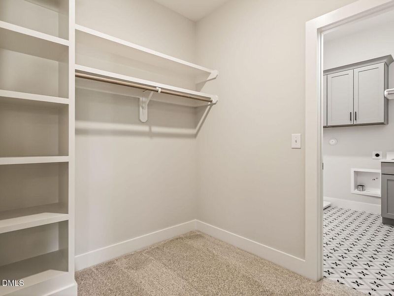 029-1280x960-closet