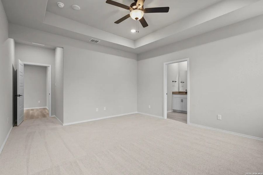 Spacious, unfurnished interior of a new home in Comanche Ridge, San Antonio (Image 20). Spacious, unfurnished interior of a new home in Comanche Ridge, San Antonio (Image 20).