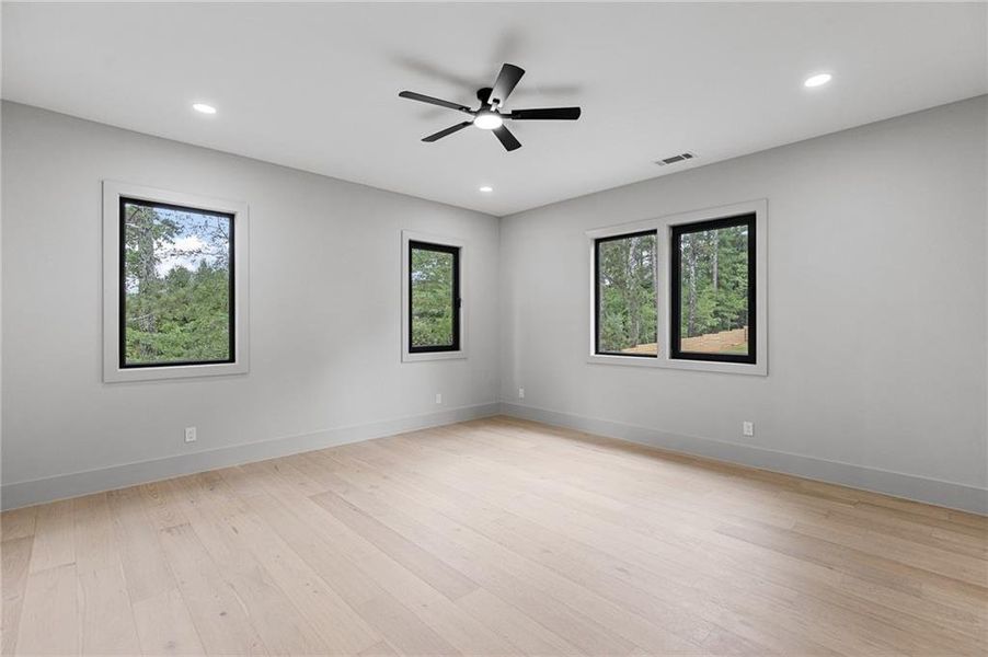 Spacious, unfurnished interior of a new home in , Lawrenceville (Image 77).