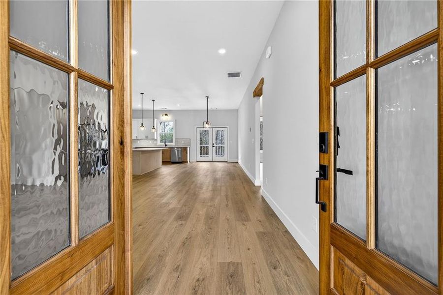 Spacious, unfurnished interior of a new home in , Gainesville (Image 28).