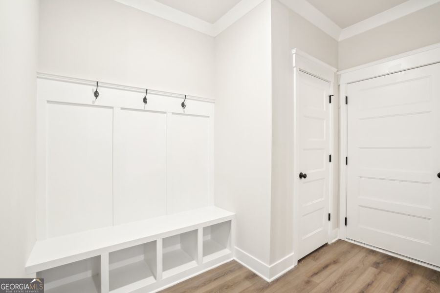 Spacious, unfurnished interior of a new home in Ponderosa Farms Reserve, Gainesville (Image 18).