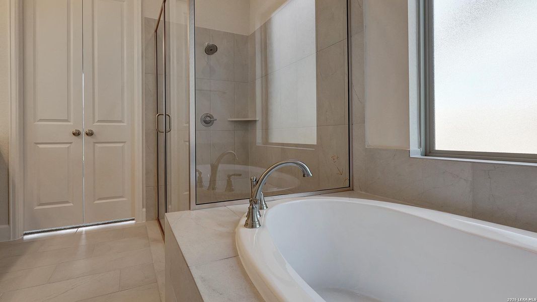 Close-up of interior finishes inside a home in Ladera, San Antonio (Image 12).