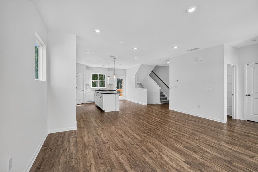 Spacious, unfurnished interior of a new home in Rosewood Farm, Lawrenceville (Image 21).