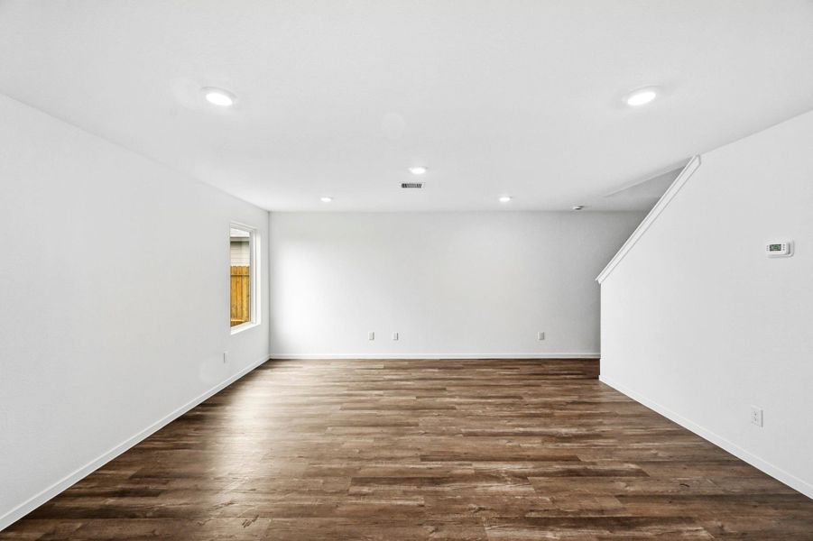 Spacious, unfurnished interior of a new home in Mill Creek, Magnolia (Image 13).