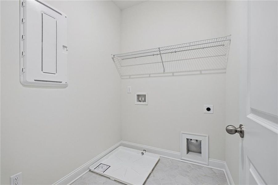 Spacious, unfurnished interior of a new home in , Marietta (Image 27).