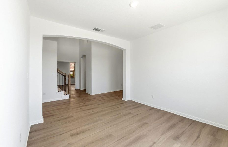 Spacious, unfurnished interior of a new home in Crescent Bluff, Georgetown (Image 19). Spacious, unfurnished interior of a new home in Crescent Bluff, Georgetown (Image 19).