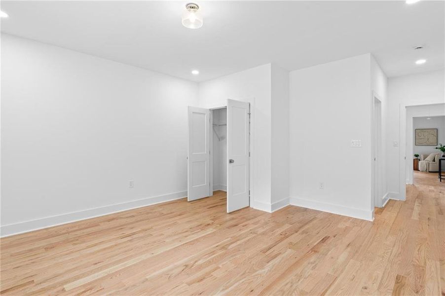 Spacious, unfurnished interior of a new home in , Atlanta (Image 21). Spacious, unfurnished interior of a new home in , Atlanta (Image 21).