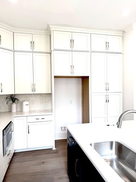 Furnished interior view inside a new home in Grants Court, Charleston (Image 11).