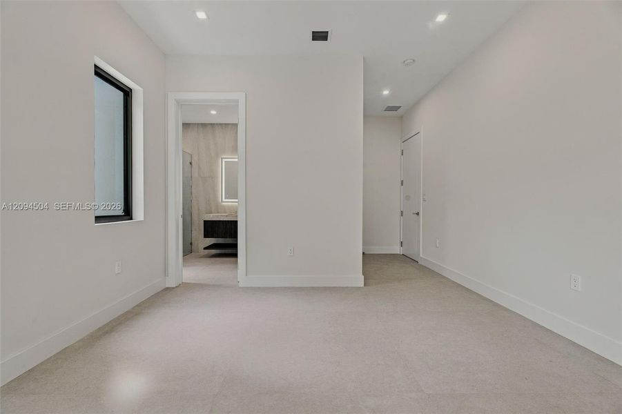 Spacious, unfurnished interior of a new home in , South Miami (Image 24).