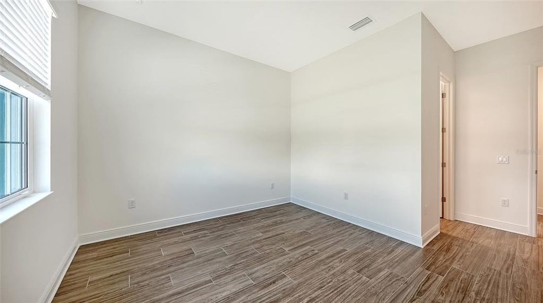 Spacious, unfurnished interior of a new home in Canoe Creek, Parrish (Image 23). Spacious, unfurnished interior of a new home in Canoe Creek, Parrish (Image 23).