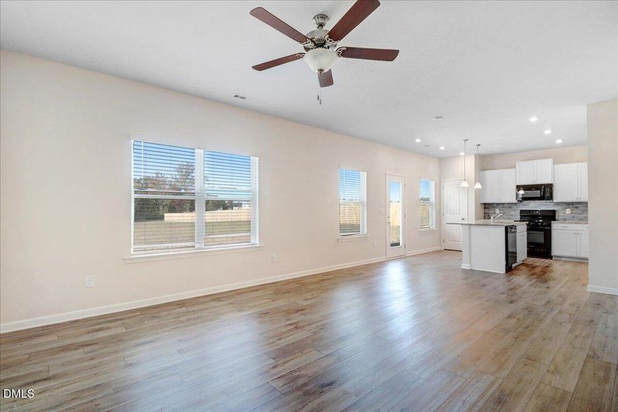 22-122 Continental Ln-22