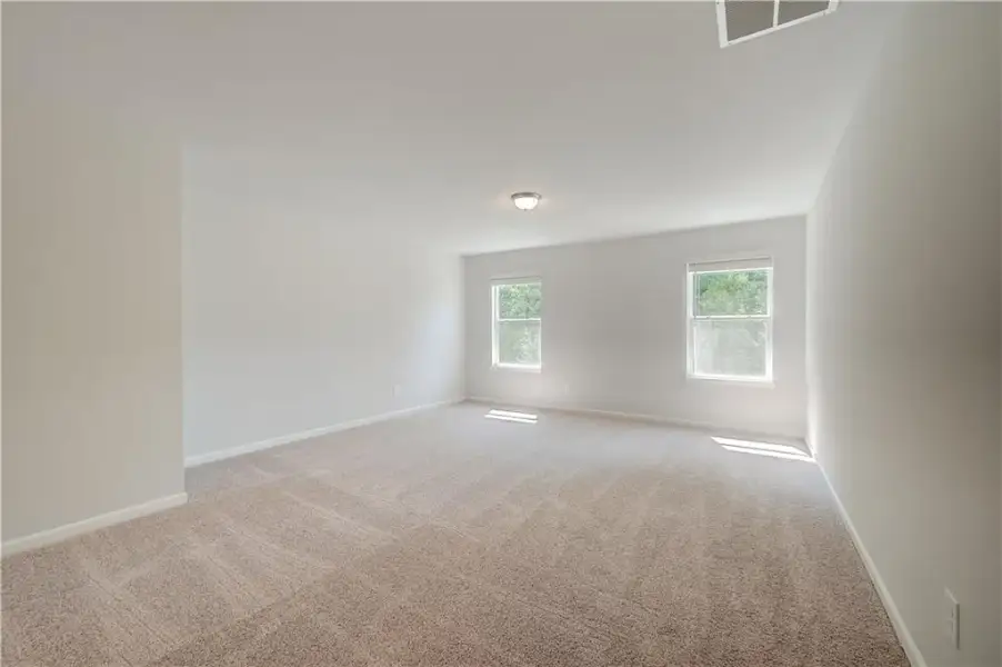 Spacious, unfurnished interior of a new home in Grandview at Millers Mill, Stockbridge (Image 28).