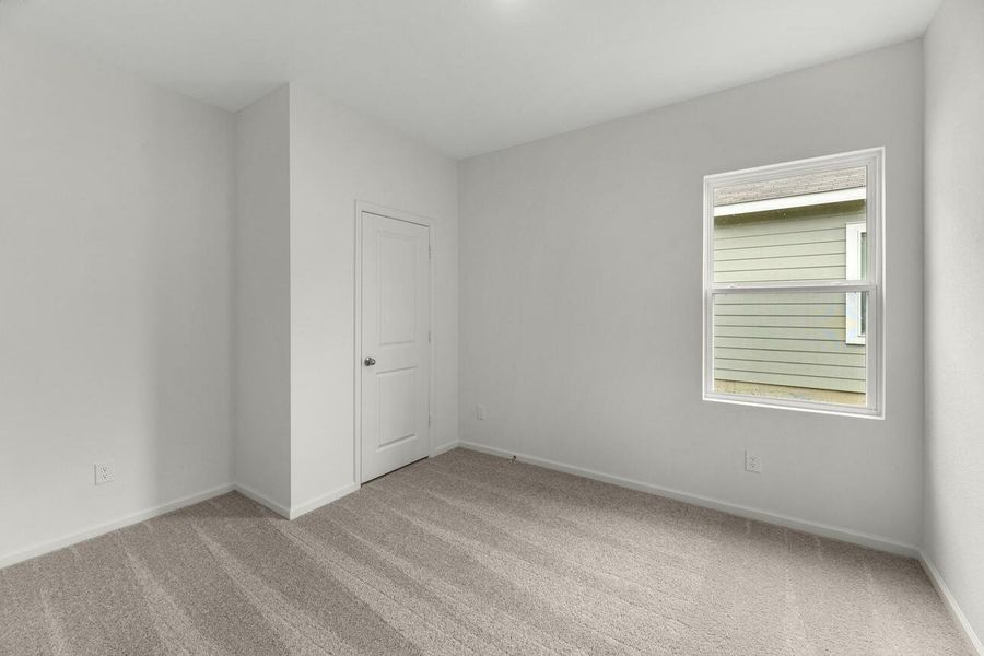 Spacious, unfurnished interior of a new home in Cedar Pointe, Crosby (Image 12).