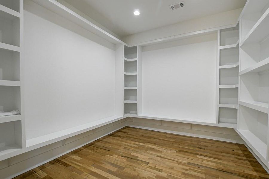 Spacious, unfurnished interior of a new home in , Atlanta (Image 23).