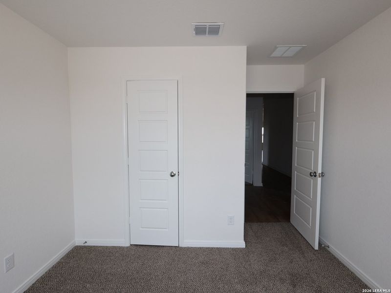 Spacious, unfurnished interior of a new home in Meadows at Clear Springs, New Braunfels (Image 22).