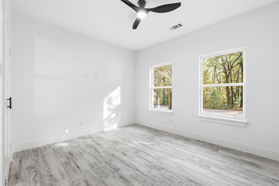 Spacious, unfurnished interior of a new home in , Gun Barrel City (Image 16).