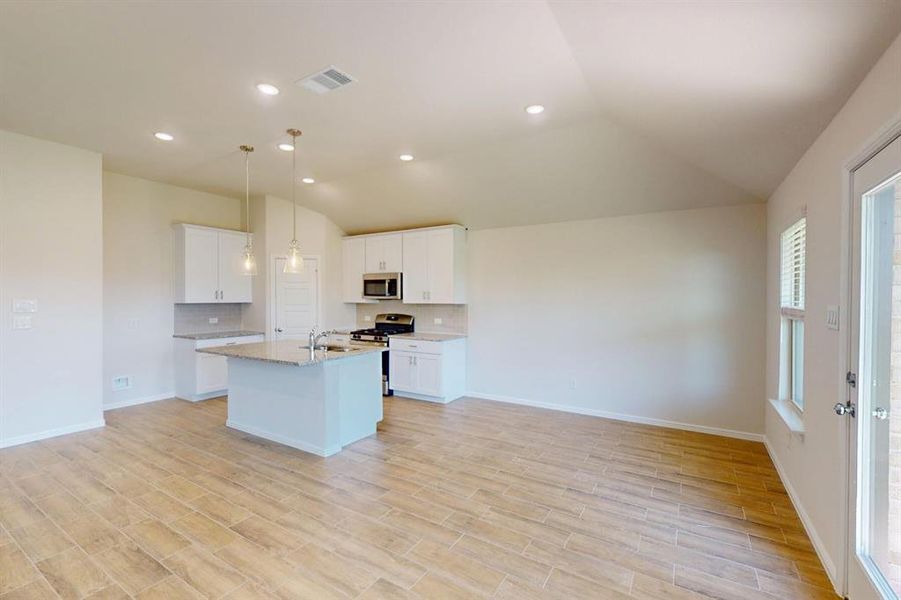 Image 31 of a home in Sanderos. Image 31 of a home in Sanderos.