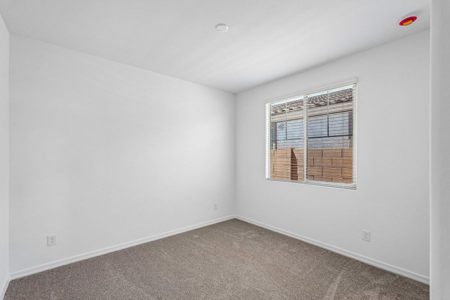 Spacious, unfurnished interior of a new home in Hawes Crossing, Mesa (Image 35).