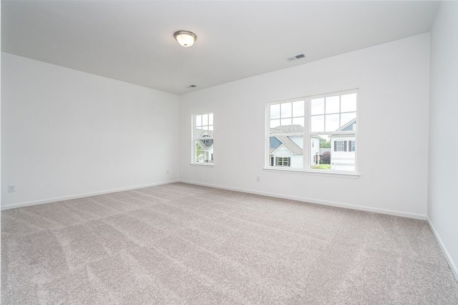 Spacious, unfurnished interior of a new home in Ridgewood, Shelbyville (Image 31).