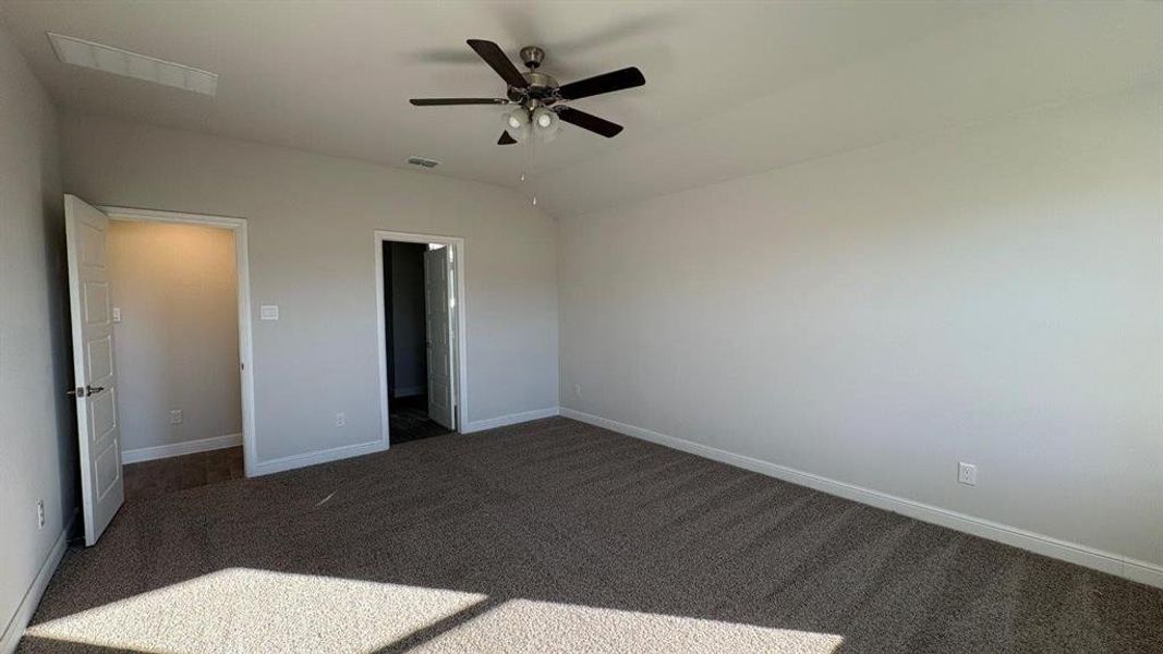 Spacious, unfurnished interior of a new home in Sandstone Estates, Granbury (Image 13). Spacious, unfurnished interior of a new home in Sandstone Estates, Granbury (Image 13).