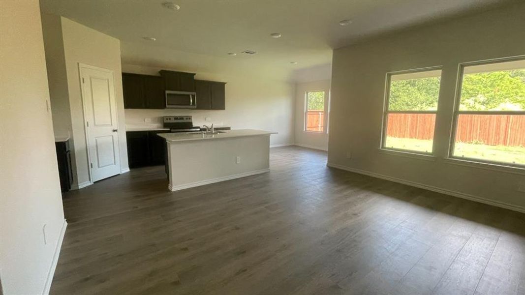 Spacious, unfurnished interior of a new home in Wildwood, Royse City (Image 8). Spacious, unfurnished interior of a new home in Wildwood, Royse City (Image 8).