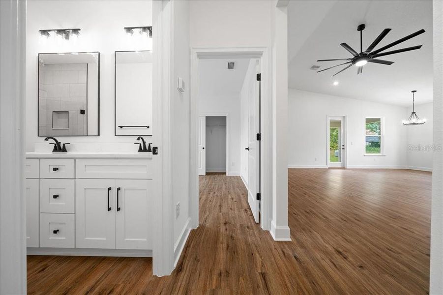 Spacious, unfurnished interior of a new home in , Weeki Wachee (Image 49).