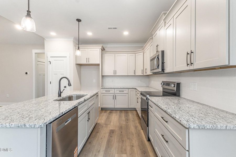 012_kv0a0845-edit_822