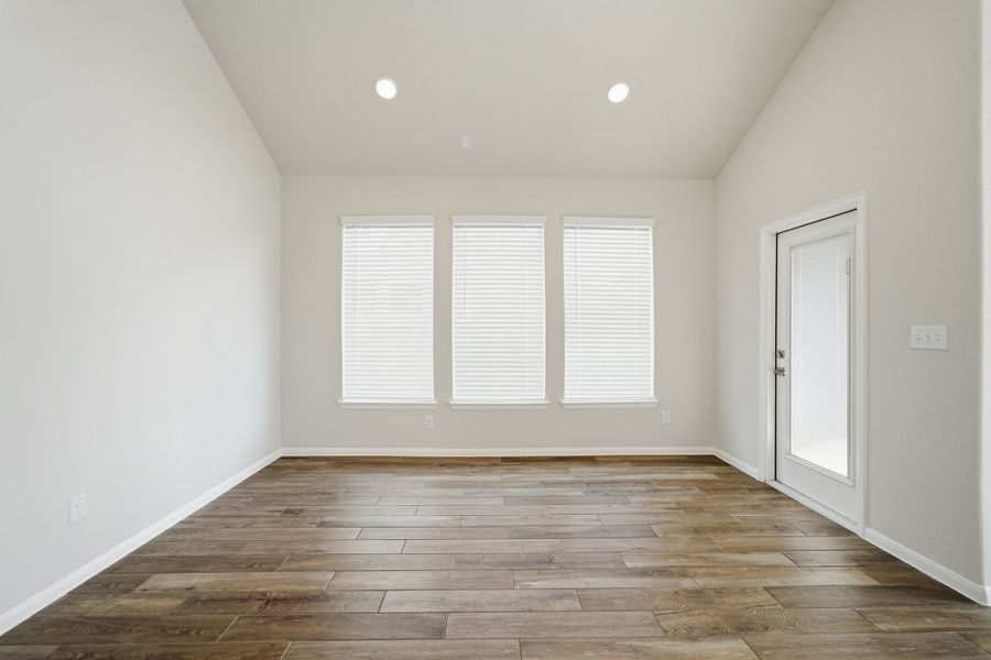 Spacious, unfurnished interior of a new home in Ashland, Richwood (Image 16).