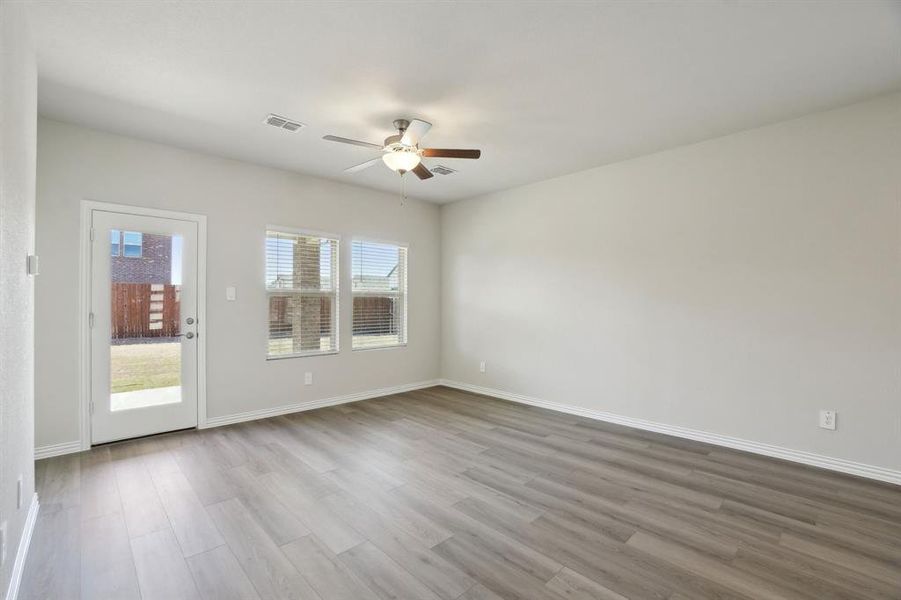 Photo is not of the actual home, but is an inspirational photo of builder’s model home and may depict options, furnishings, and/or decorator features that are not included. Photo is not of the actual home, but is an inspirational photo of builder’s model home and may depict options, furnishings, and/or decorator features that are not included.