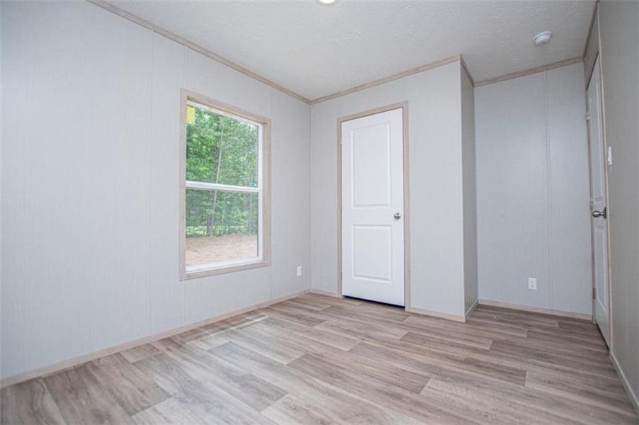 Spacious, unfurnished interior of a new home in , Temple (Image 67).