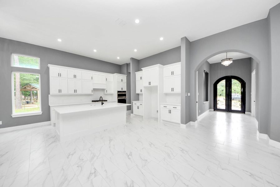 Spacious, unfurnished interior of a new home in , Dayton (Image 14).