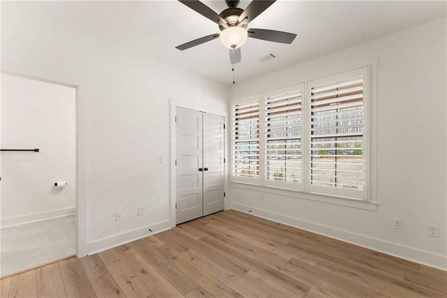 Spacious, unfurnished interior of a new home in , Gainesville (Image 28).