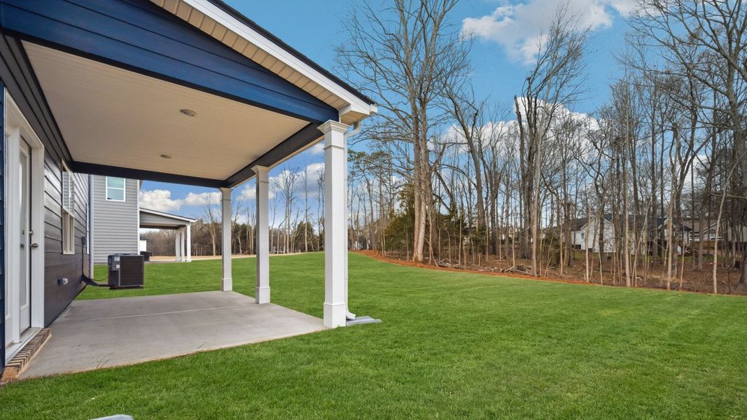 Representative exterior details of a home built from the Hayden by D.R. Horton in Jackson Landing, Jefferson (Image 3).