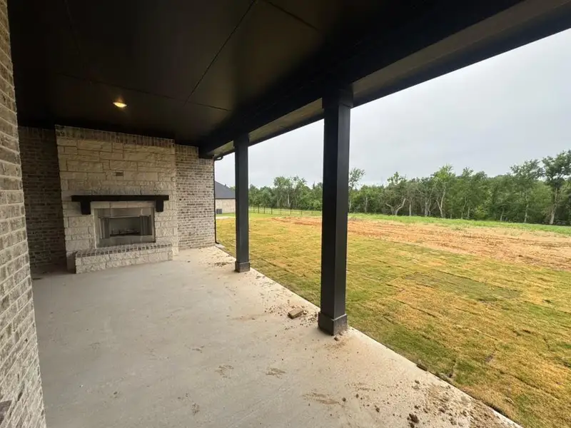 Exterior details and patio area of a home in , Van Alstyne (Image 3).