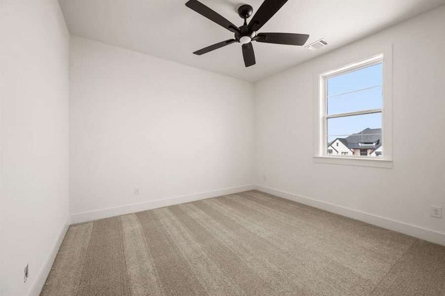 Spacious, unfurnished interior of a new home in NorthGlen, Haslet (Image 29).