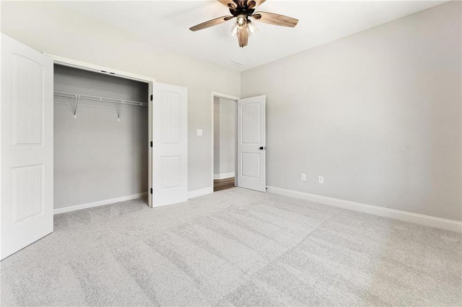 Spacious, unfurnished interior of a new home in , Jefferson (Image 28).