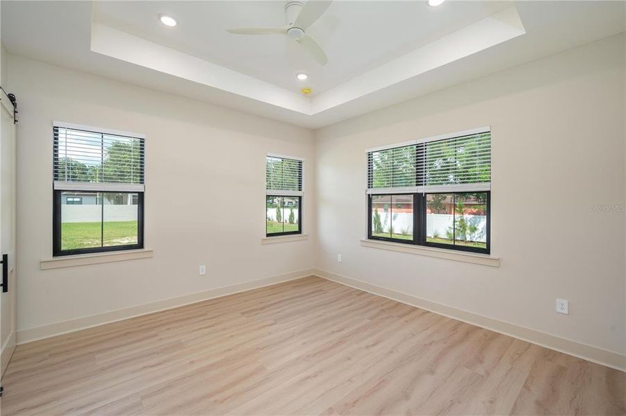 Spacious, unfurnished interior of a new home in , Lakeland (Image 20).