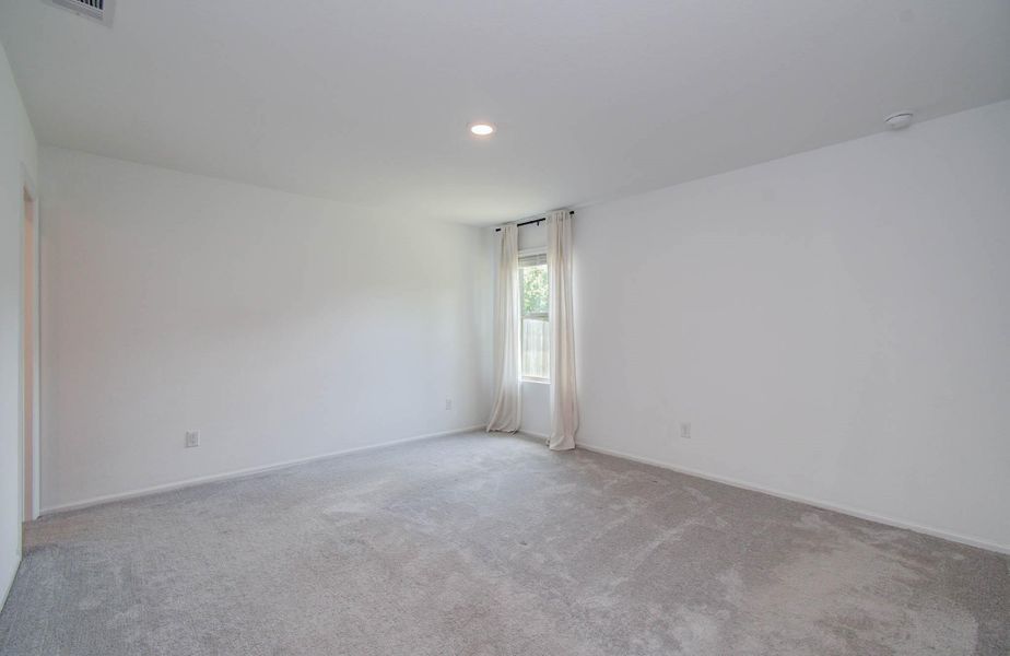 Spacious, unfurnished interior of a new home in Tavola: Cottage Collection, New Caney (Image 16).