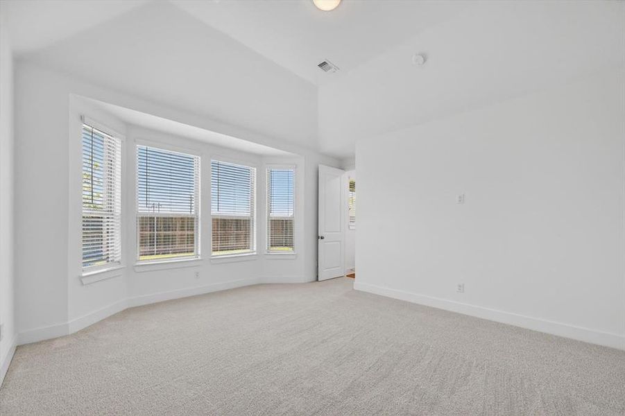 Spacious, unfurnished interior of a new home in Hillstead, Lavon (Image 11).