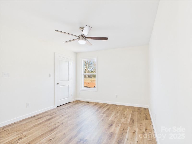 Spacious, unfurnished interior of a new home in , Hudson (Image 25).