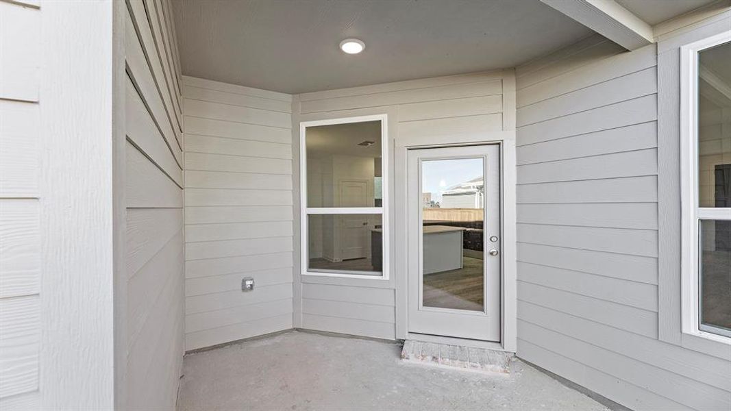 25. 3246 Summerland - Patio