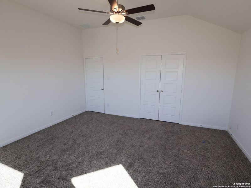 Spacious, unfurnished interior of a new home in Meadows at Clear Springs, New Braunfels (Image 18).