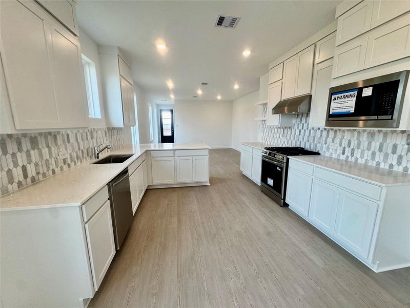 **Photos are representative only. This is not the actual homesite.**