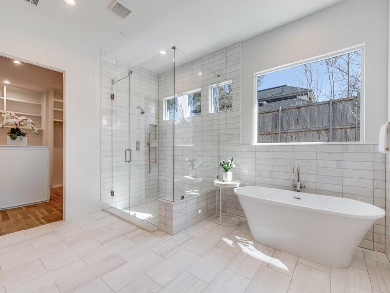 Furnished interior view inside a new home in , Dallas (Image 14).