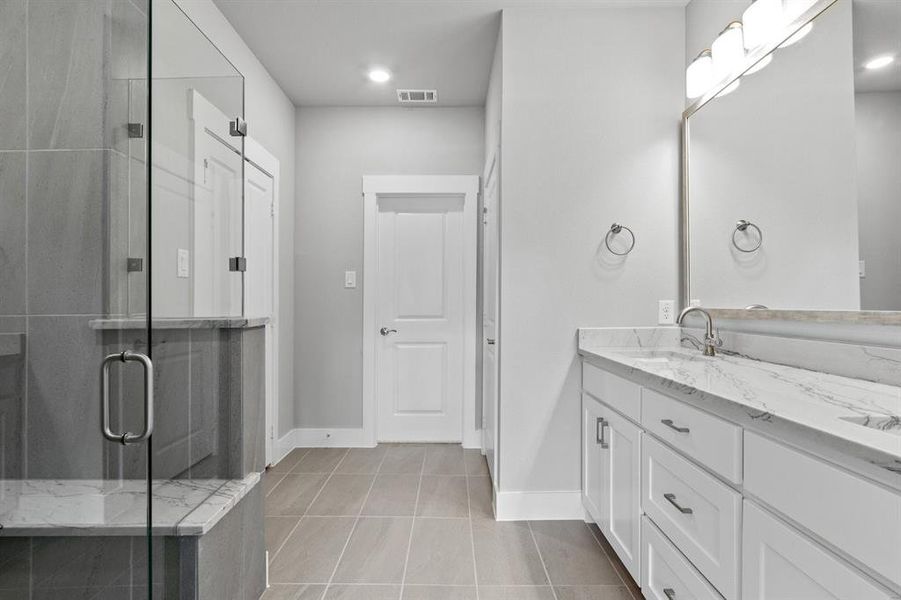 018-8517DelRioTrail-Rowlett-TX-75089-PrimaryBathroom.jpg-SMALL