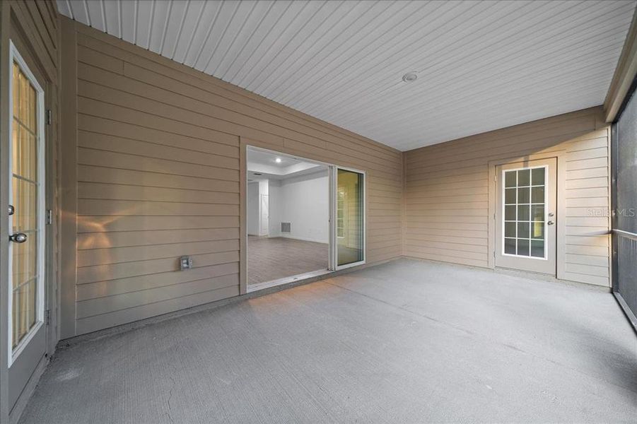 Exterior details and patio area of a home in Grand Park North, Dunnellon (Image 39).