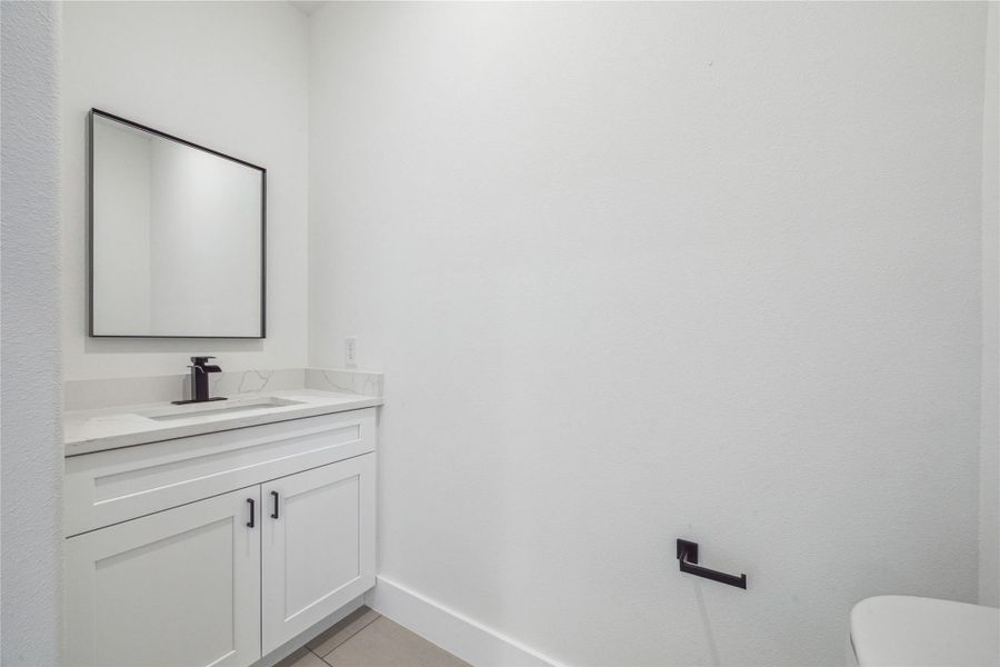 Furnished interior view inside a new home in , Santa Fe (Image 6).