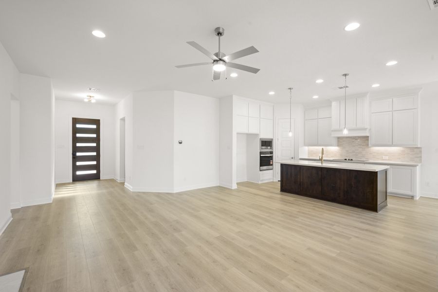 Spacious, unfurnished interior of a new home in Ridgepoint, Midlothian (Image 23).
