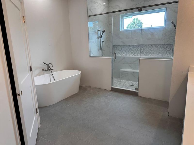 Furnished interior view inside a new home in , Tampa (Image 55).