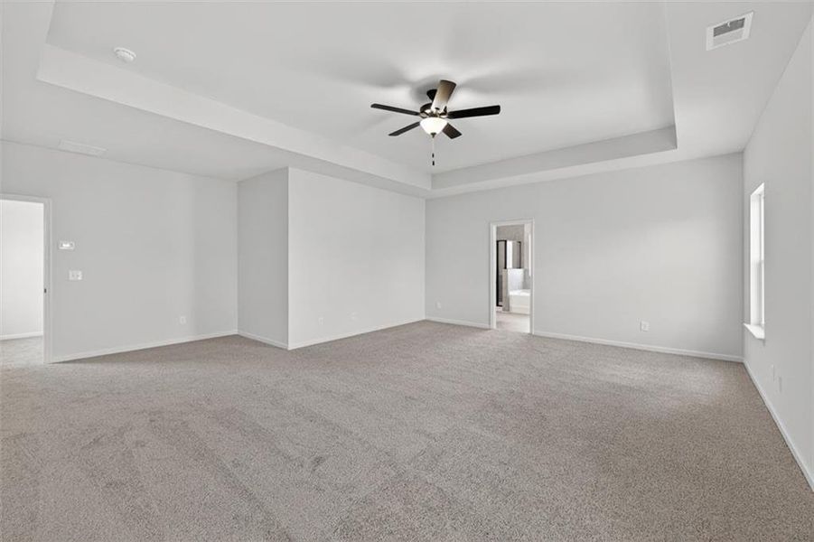 Spacious, unfurnished interior of a new home in Garrett Preserve, Douglasville (Image 32).